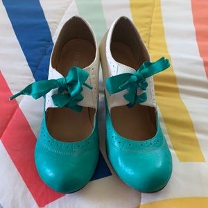 Chelsea and Crew Size 40 - US size 9